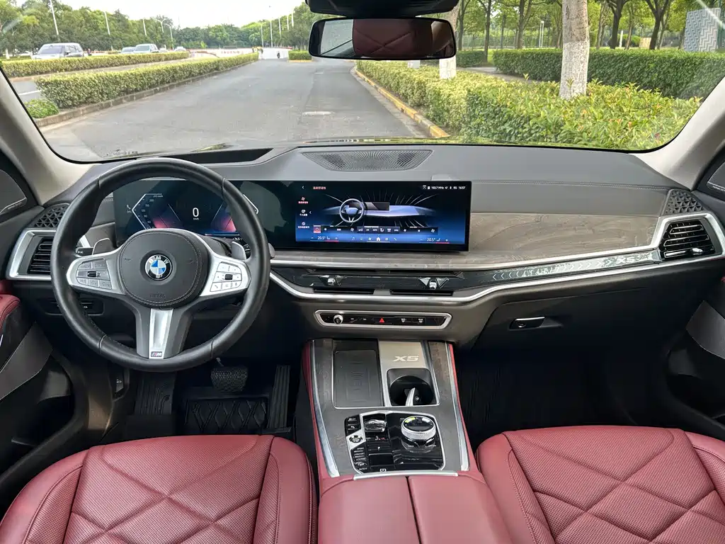 BMW X5 2025 xDrive 30Li Premium M Sport Spectacular Package купить на сайте DeffCars