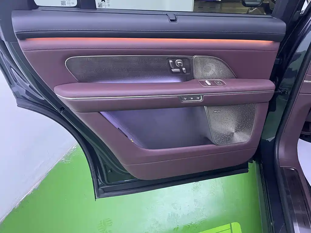 NIO ES8 2026 Six-seater Executive Deluxe Edition купить на сайте DeffCars