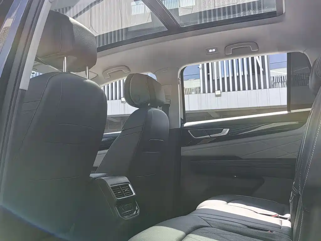 Touron 2024 530 V6 four-wheel drive luxury version купить на сайте DeffCars