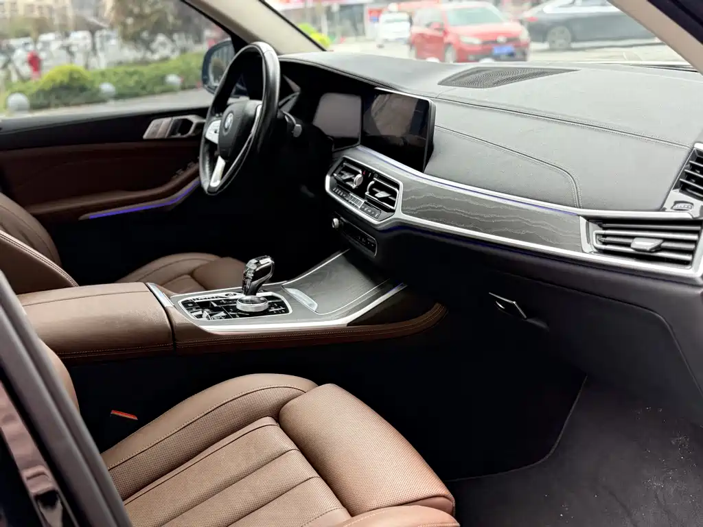 BMW X7 2021 xDrive40i Leading Luxury Package купить на сайте DeffCars