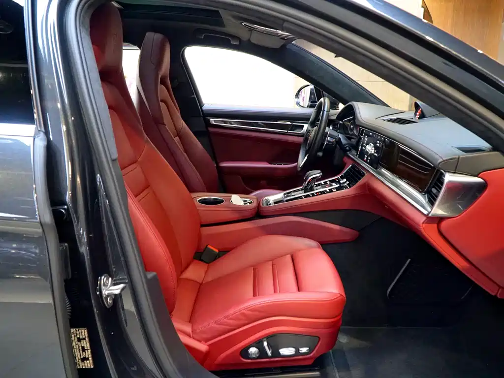 Panamera 2017 Panamera Turbo Executive Extended Edition 4.0T купить на сайте DeffCars