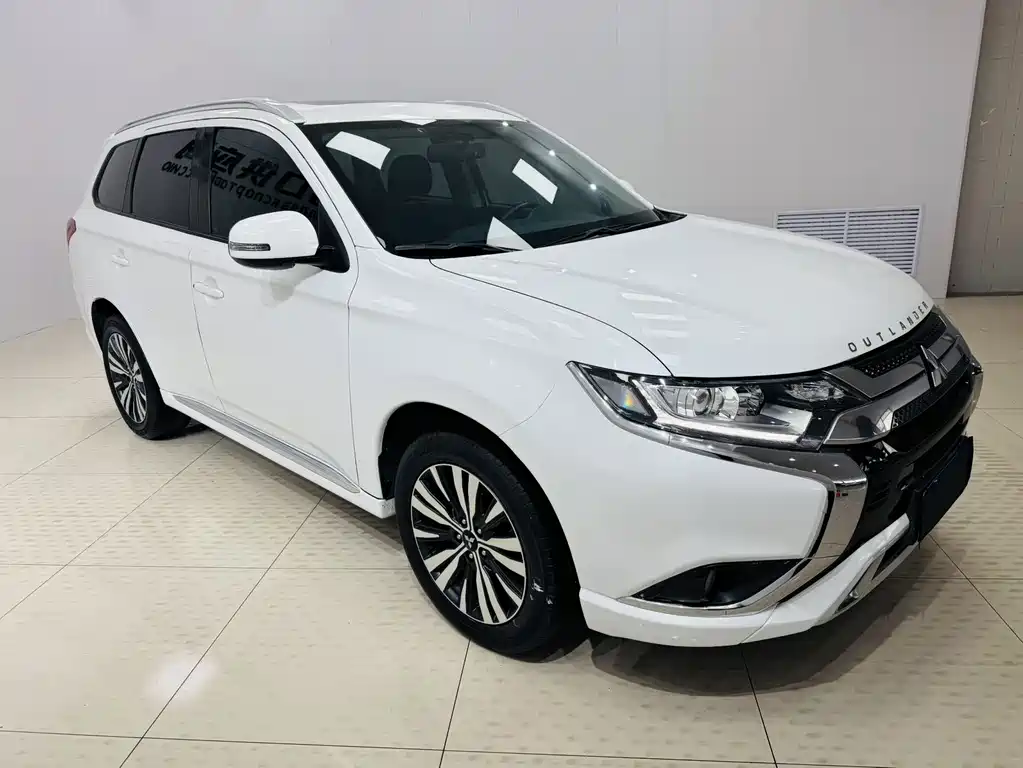 Outlander 2021 2.0L 2WD Enjoy Edition 5 seats купить на сайте DeffCars