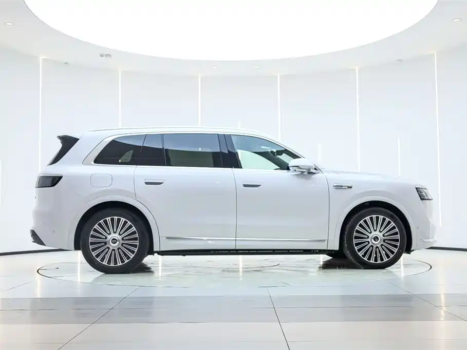 Wenjie M8 2025 extended range Ultra version 53.4kWh 6-seater version купить на сайте DeffCars