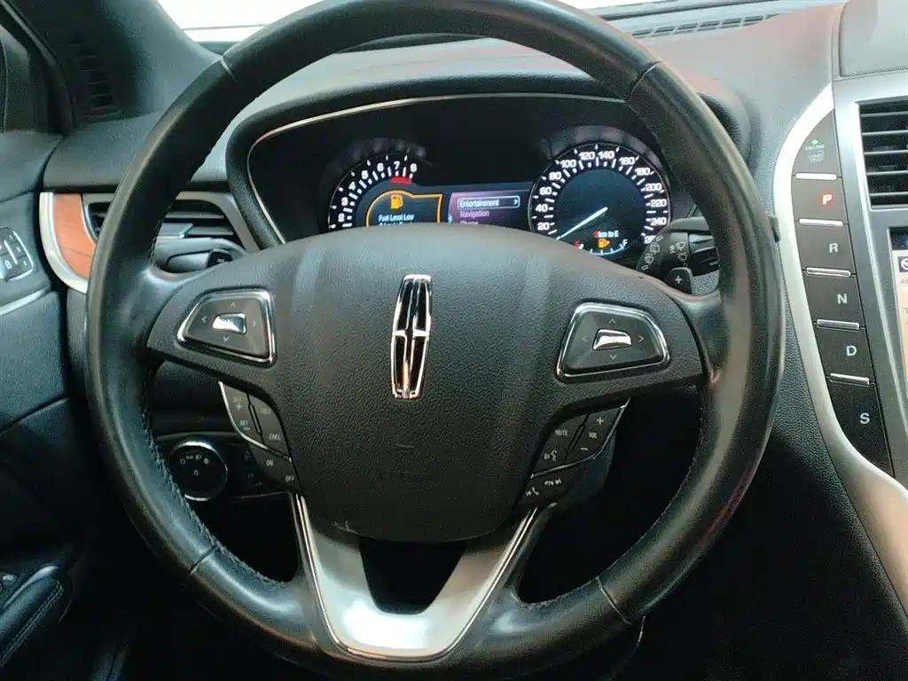 Lincoln MKC 2019 2.0T 2WD Premium Edition National VI купить на сайте DeffCars