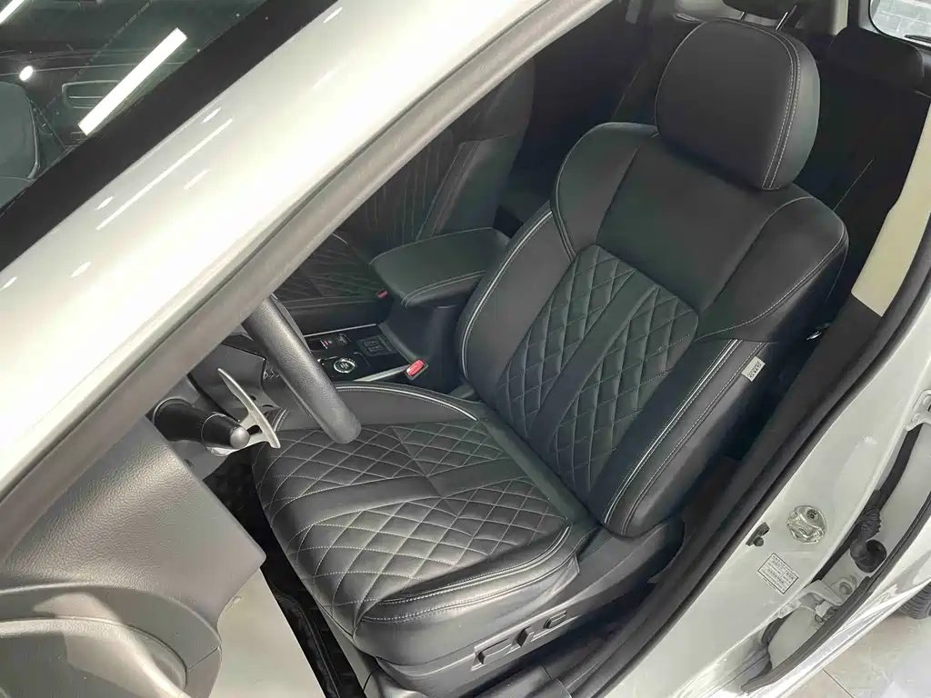 Outlander 2021 2.4L four-wheel drive exclusive version 7 seats купить на сайте DeffCars