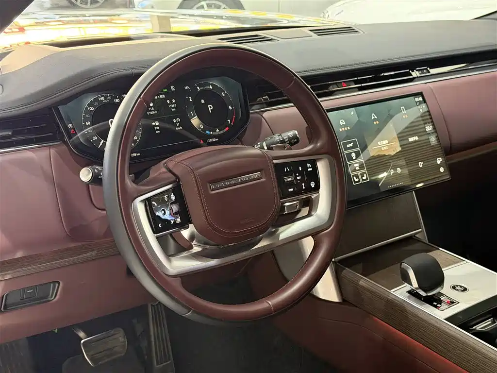 Range Rover 2025 3.0 L6 400PS Genesis Extended Edition купить на сайте DeffCars