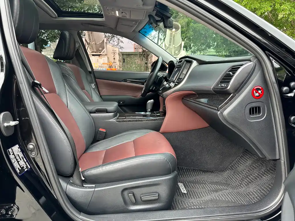 Crown 2018 2.0T Sports Edition купить на сайте DeffCars