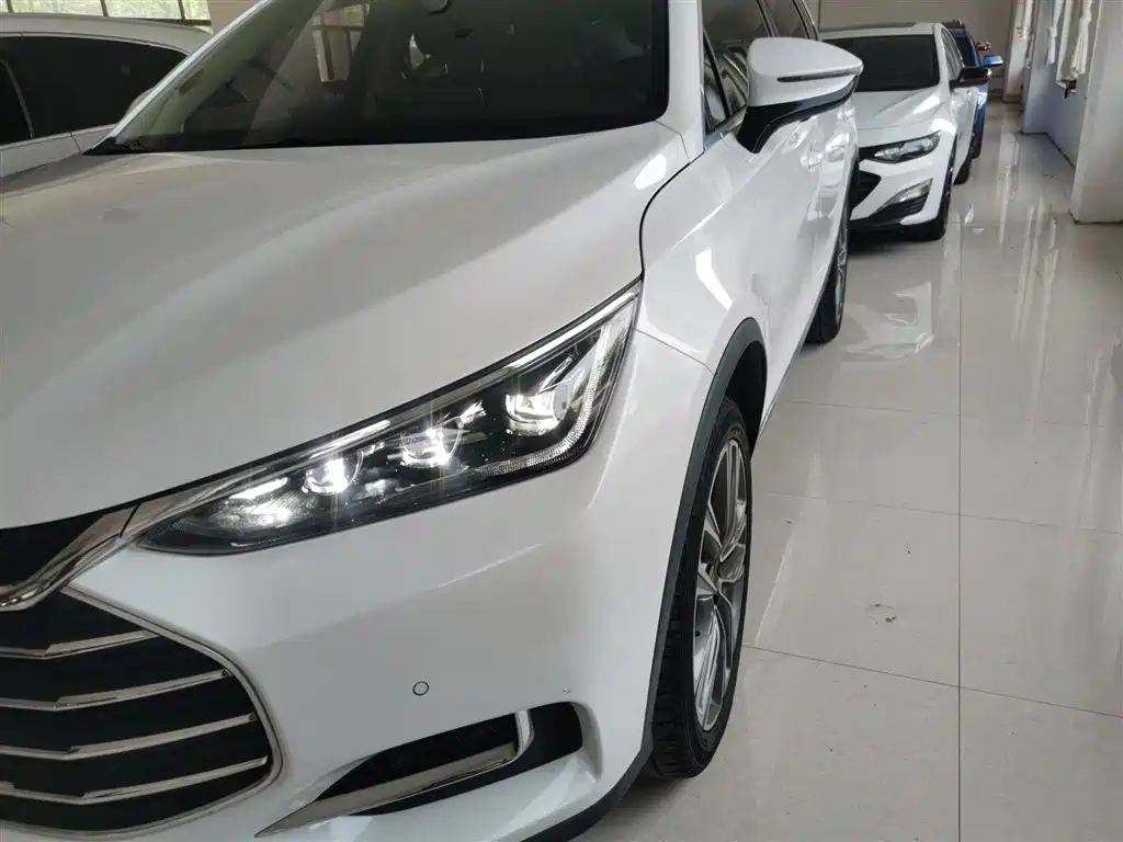 Tang 2019 2.0T automatic smart connection premium model 7 seats National VI купить на сайте DeffCars