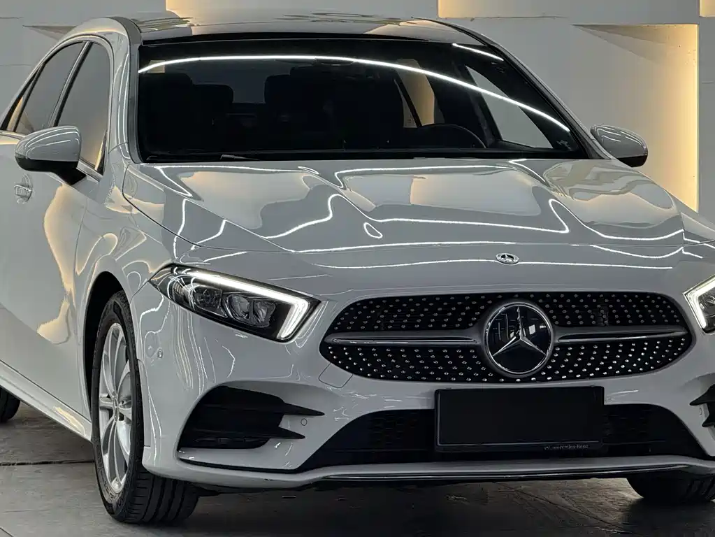 Mercedes A-Class 2021 A200L Sport Sedan Fashion Edition купить на сайте DeffCars