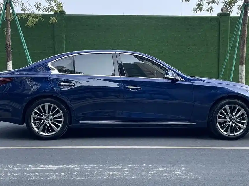 Infiniti Q50L 2018 2.0T Premium Edition National VI купить на сайте DeffCars