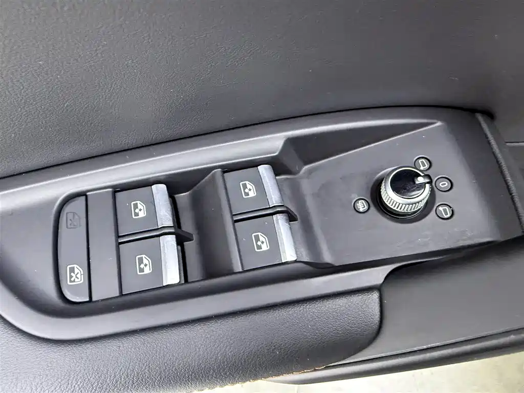 Audi Q5L 2020 facelift 40 TFSI enjoys fashionable style купить на сайте DeffCars