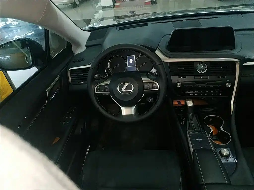 Lexus RX 2020 facelift 300 two-wheel drive elite version купить на сайте DeffCars