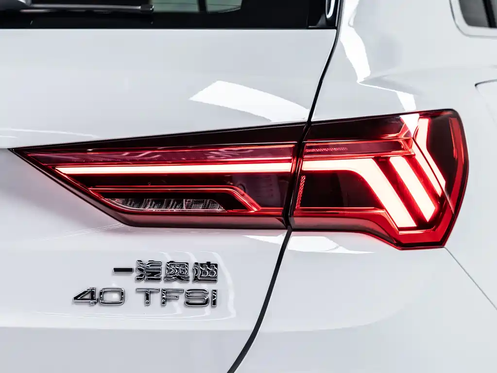 Audi Q3 2021 40 TFSI Fashionable and Dynamic купить на сайте DeffCars
