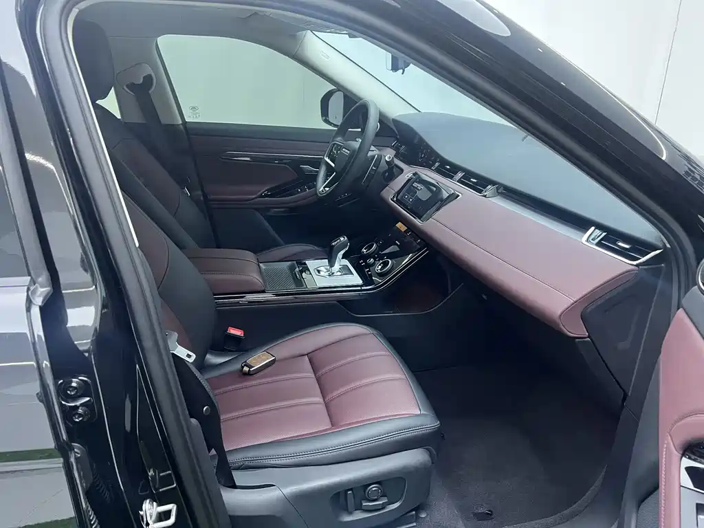 Range Rover Evoque 2023 Evoque L 249PS Deluxe Edition купить на сайте DeffCars