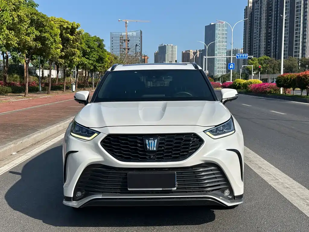 Crown Lufang 2022 2.5L HEV four-wheel drive luxury version купить на сайте DeffCars