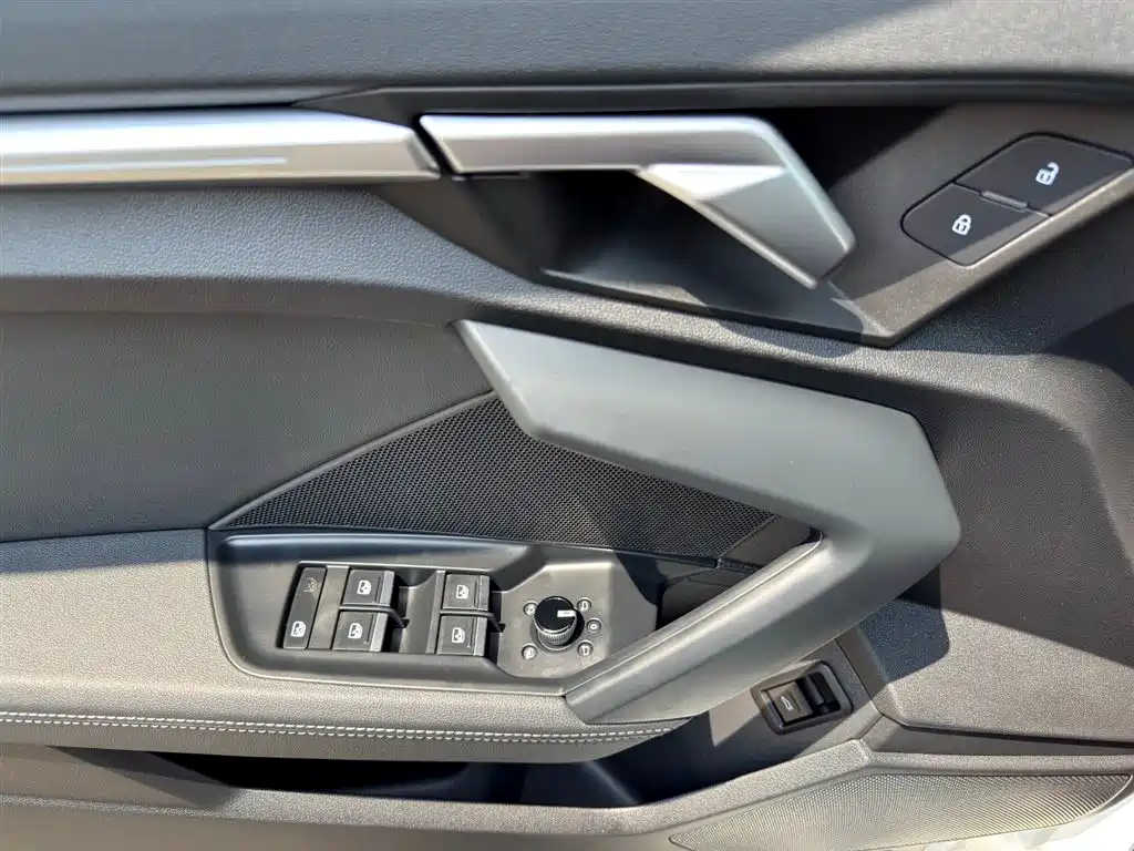 Audi A3 2024 A3L Limousine 35 TFSI Fashionable and Sporty купить на сайте DeffCars