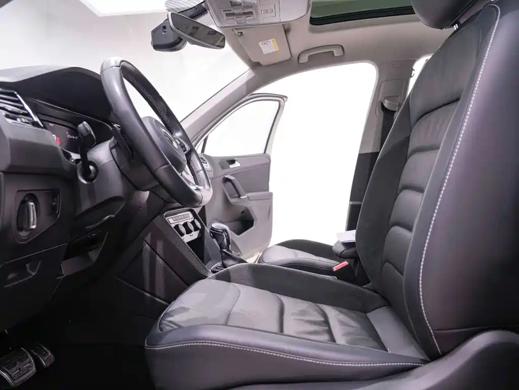 Tiguan L 2021 330TSI automatic two-wheel drive R-Line version купить на сайте DeffCars