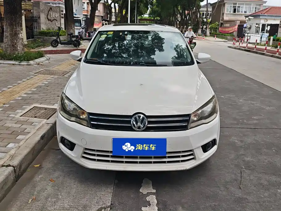 Jetta 2015 Premium Edition 1.6L Manual Comfort Type купить на сайте DeffCars