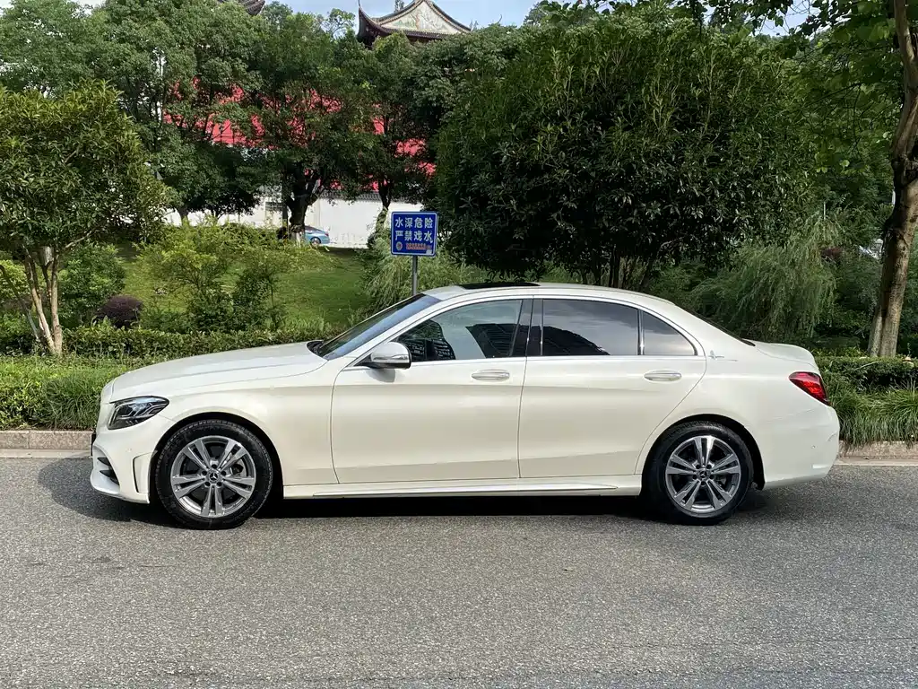 Mercedes C-Class 2020 C 200 L stylish and sporty version купить на сайте DeffCars