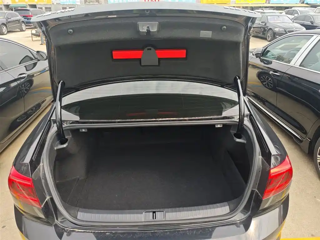 Magotan 2020 330TSI DSG leading model купить на сайте DeffCars