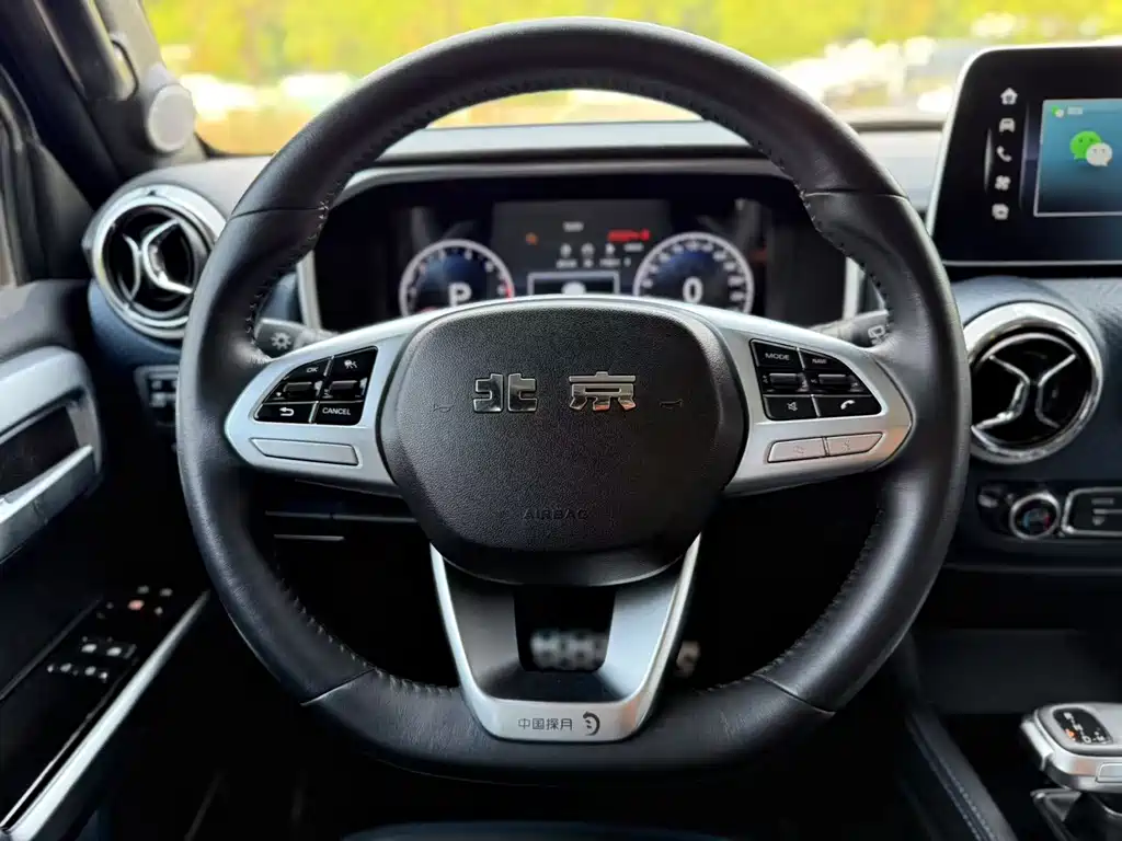 Beijing off-road BJ40 2023 2.0T automatic four-wheel drive city hunter version knight type купить на сайте DeffCars