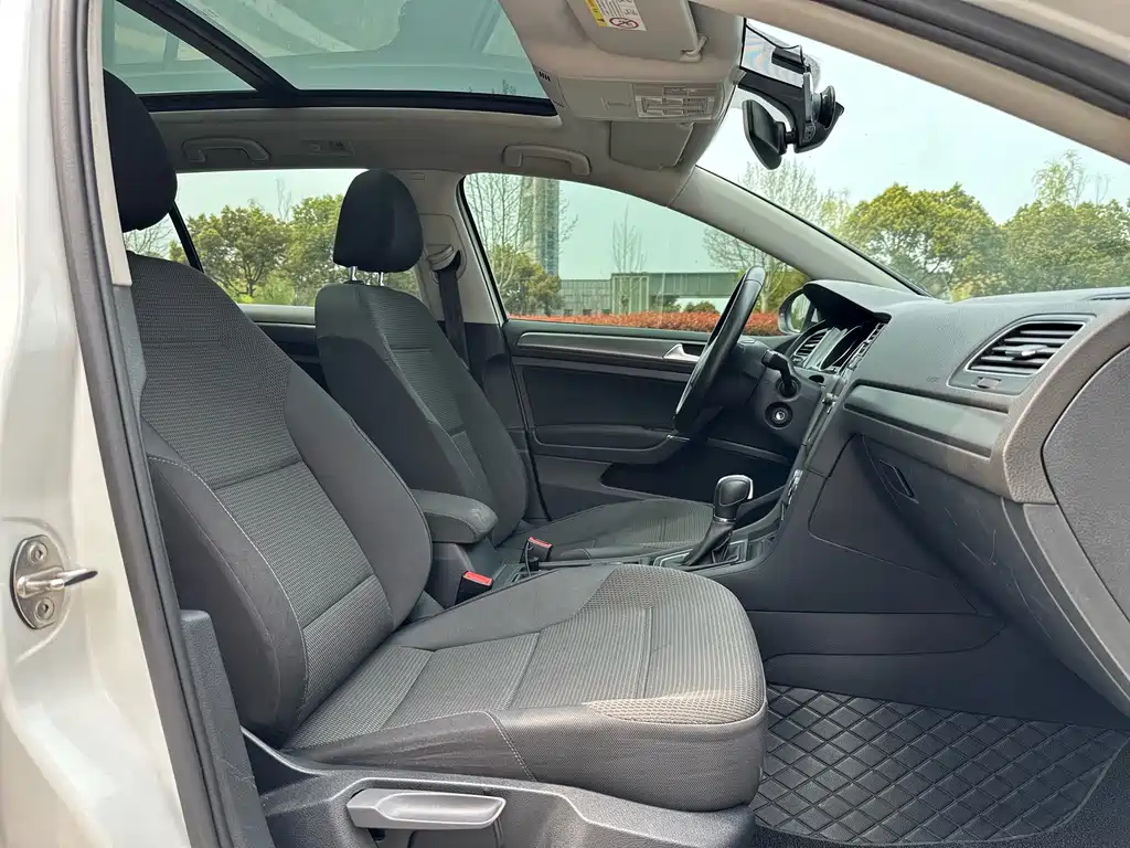 Golf imported 2019 1.8TSI travel version купить на сайте DeffCars