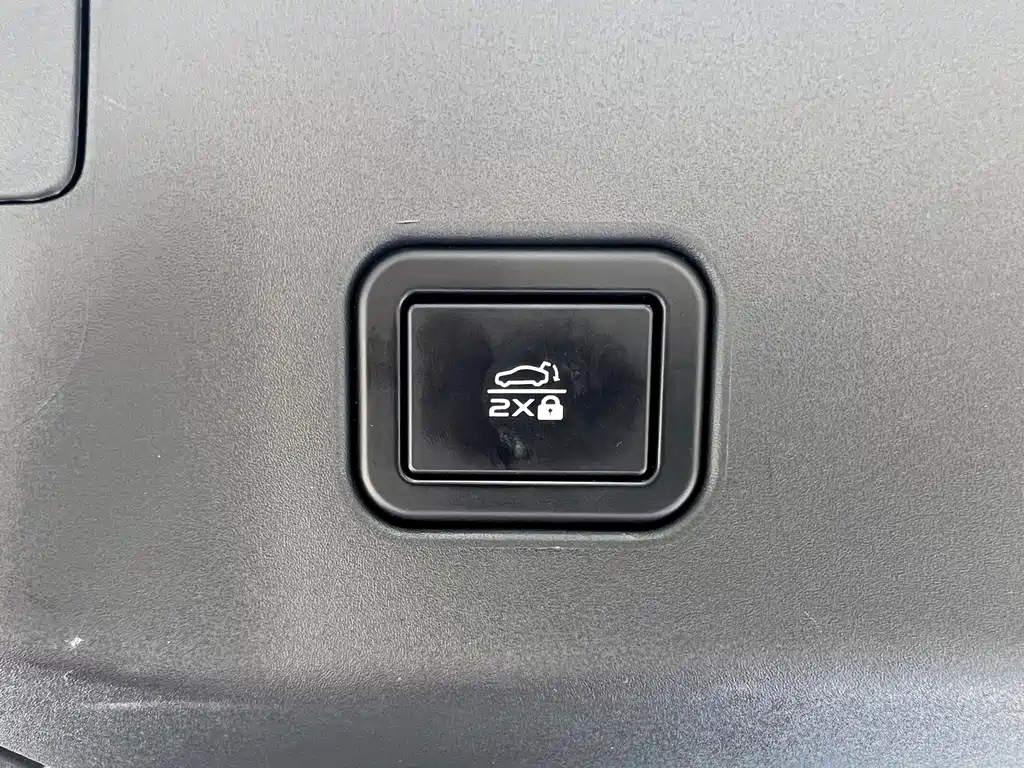 Changan UNI-V 2022 1.5T premium model купить на сайте DeffCars