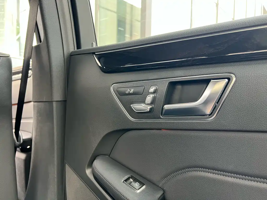 Mercedes-Benz E-Class 2015 facelift E 260 L sporty купить на сайте DeffCars