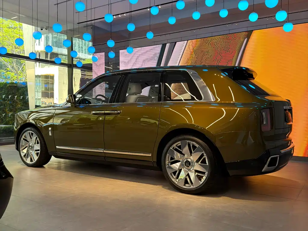 Cullinan 2024 four-seat version купить на сайте DeffCars