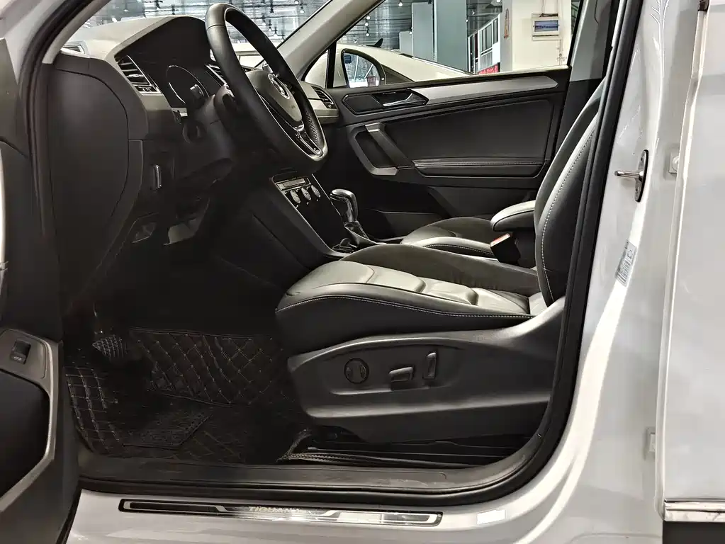 Tiguan L 2019 330TSI automatic two-wheel drive fashion version National VI купить на сайте DeffCars