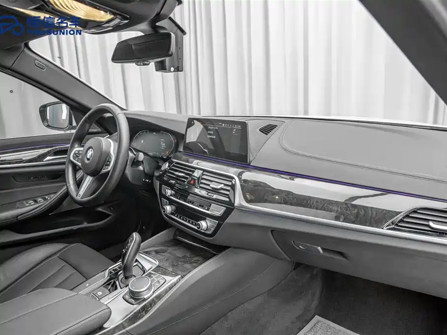 BMW 5 Series 2020 530Li Leading M Sports Package купить на сайте DeffCars