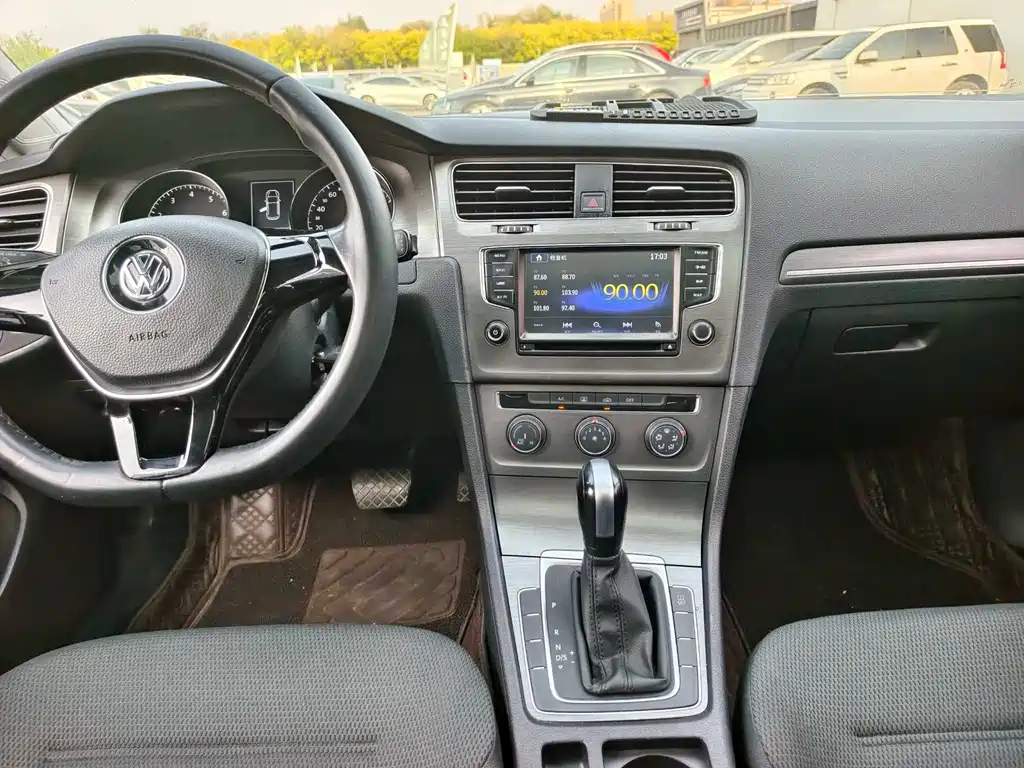 Golf 2015 1.6L automatic comfort type купить на сайте DeffCars