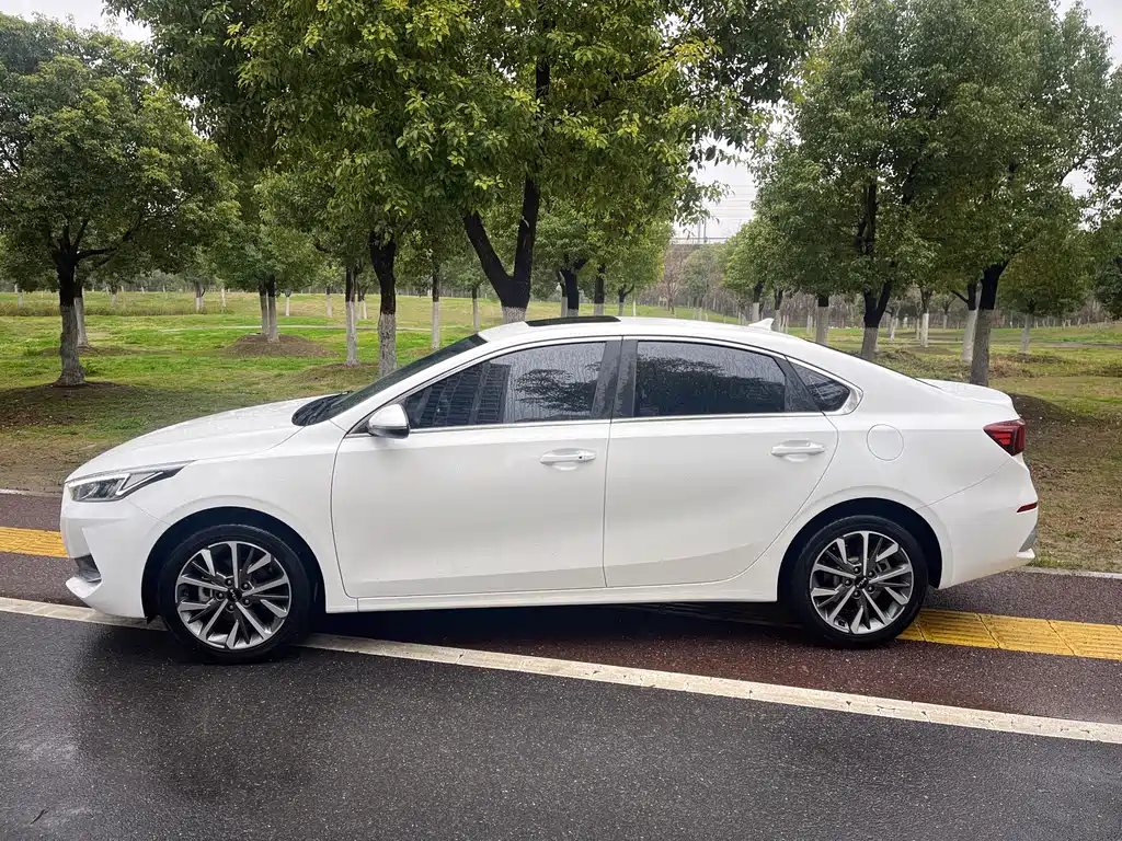 Kia K3 2021 facelift 1.5L CVT fashion version купить на сайте DeffCars