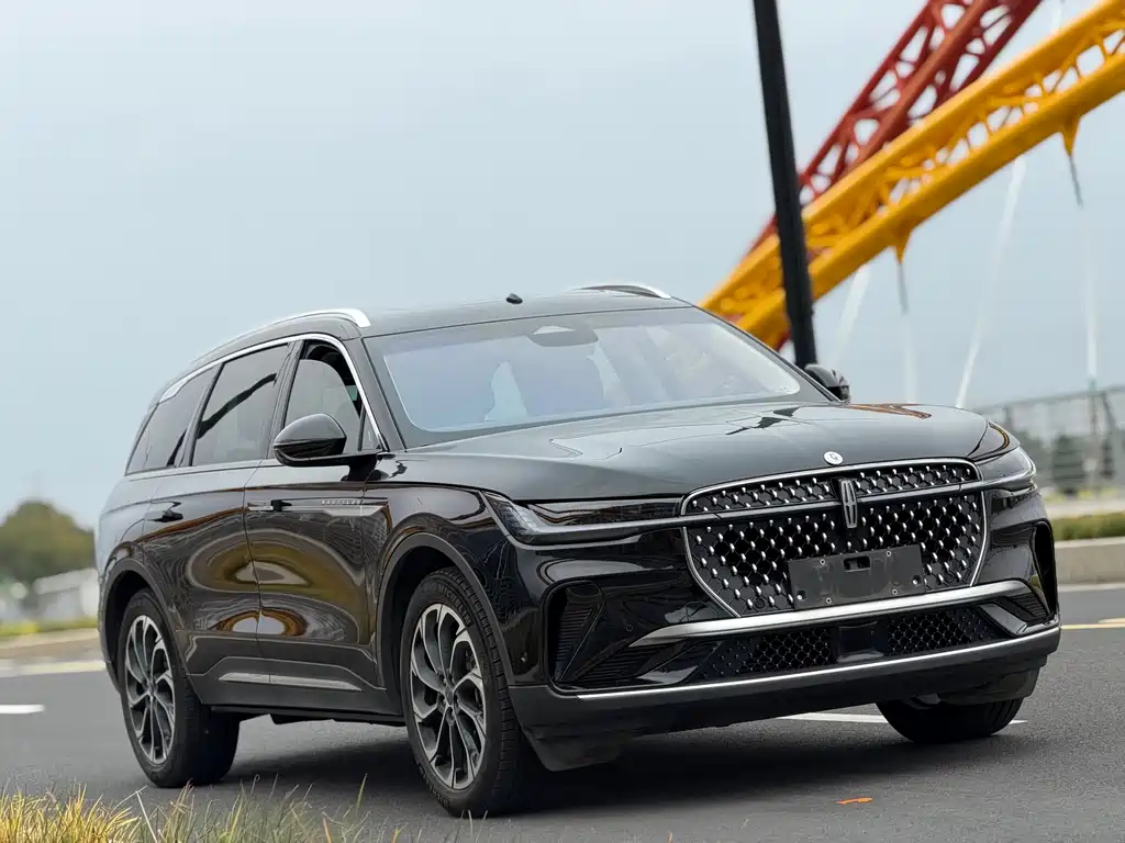 Voyager 2023 2.0T four-wheel drive Zunrui version купить на сайте DeffCars