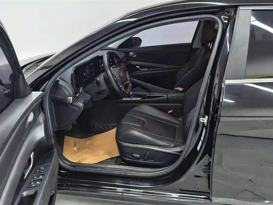 Elantra 2021 1.5L CVT LUX Premium Edition купить на сайте DeffCars