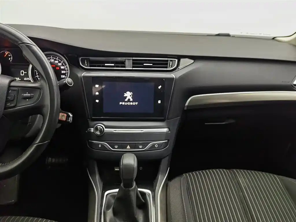 Peugeot 408 2015 1.2T automatic luxury version купить на сайте DeffCars