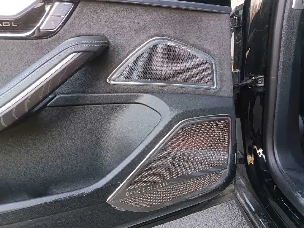 Audi A8 2023 A8L 50 TFSI quattro Premium Selection купить на сайте DeffCars