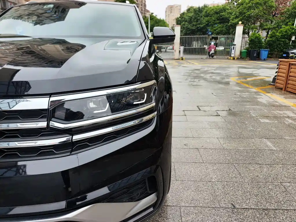 Touron 2019 Touron X 330TSI two-wheel drive luxury version купить на сайте DeffCars