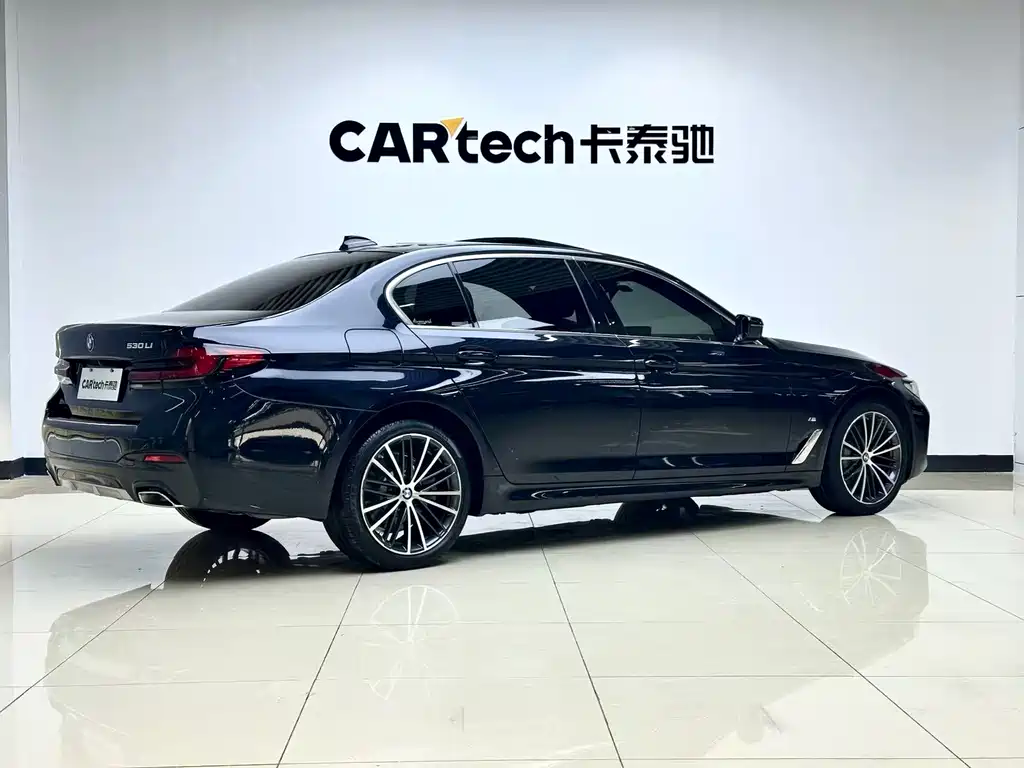 BMW 5 Series 2022 530Li Leading M Sports Package купить на сайте DeffCars