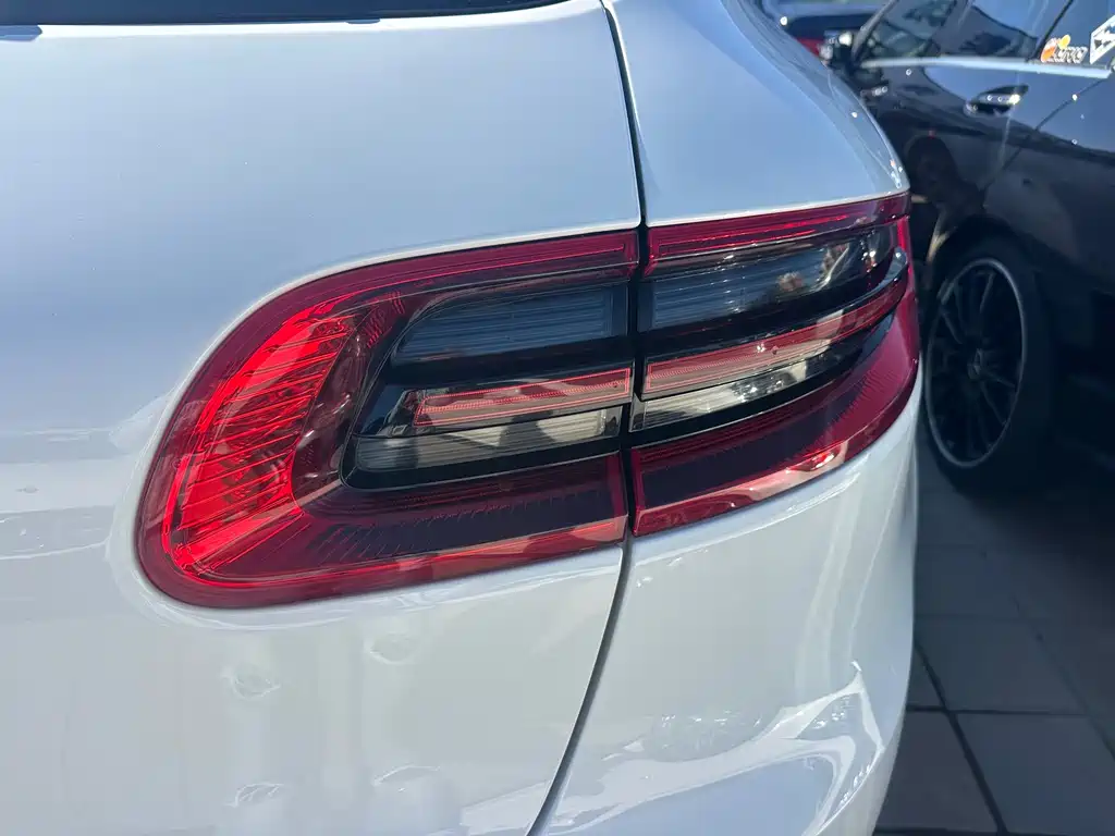 Macan 2016 Macan 2.0T купить на сайте DeffCars