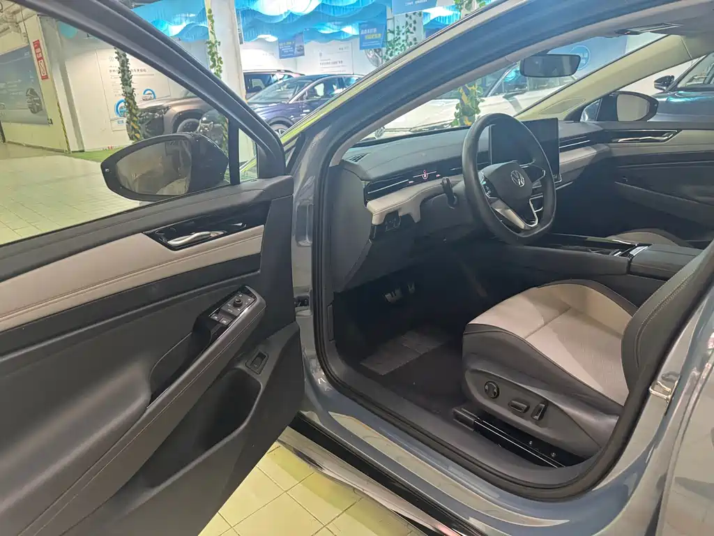 Volkswagen ID.7 VIZZION 2024 AIR купить на сайте DeffCars