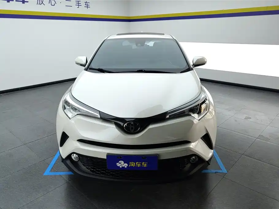 Toyota C-HR 2020 2.0L Leading Edition купить на сайте DeffCars