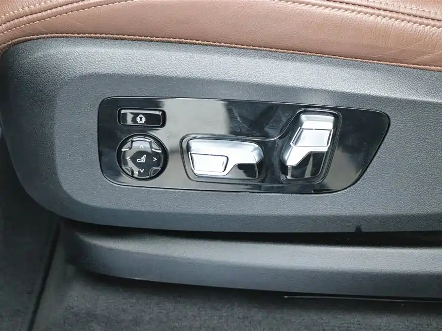 BMW X7 2020 xDrive40i Leading Luxury Package купить на сайте DeffCars