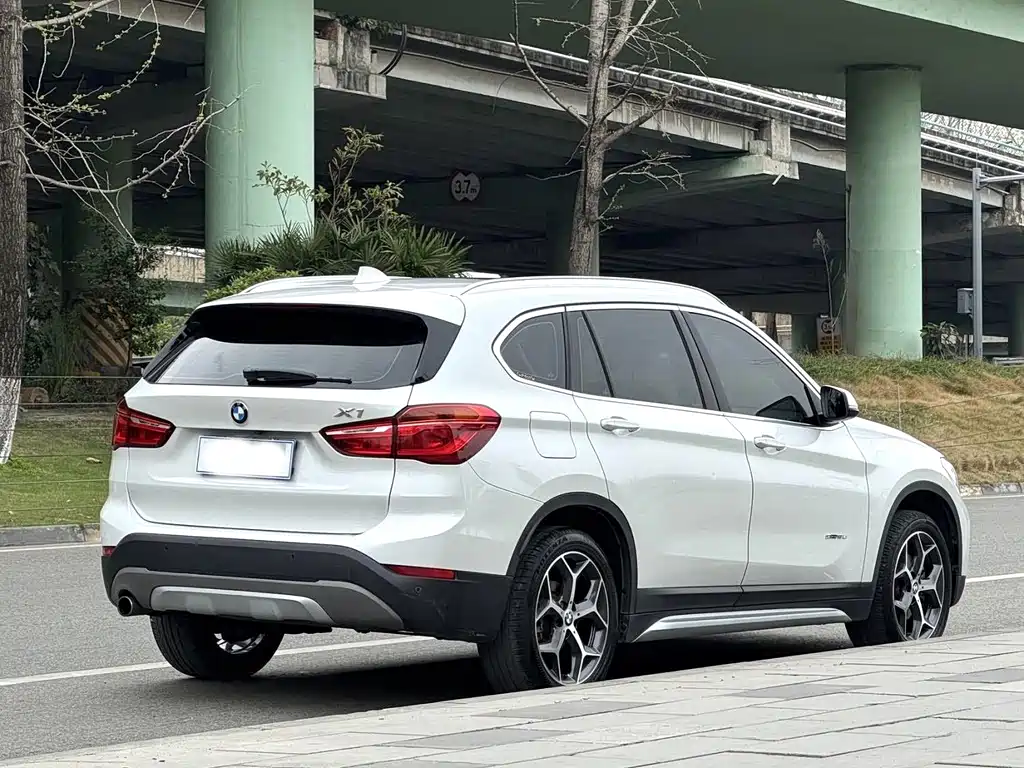 BMW X1 2018 sDrive18Li Exclusive Model купить на сайте DeffCars