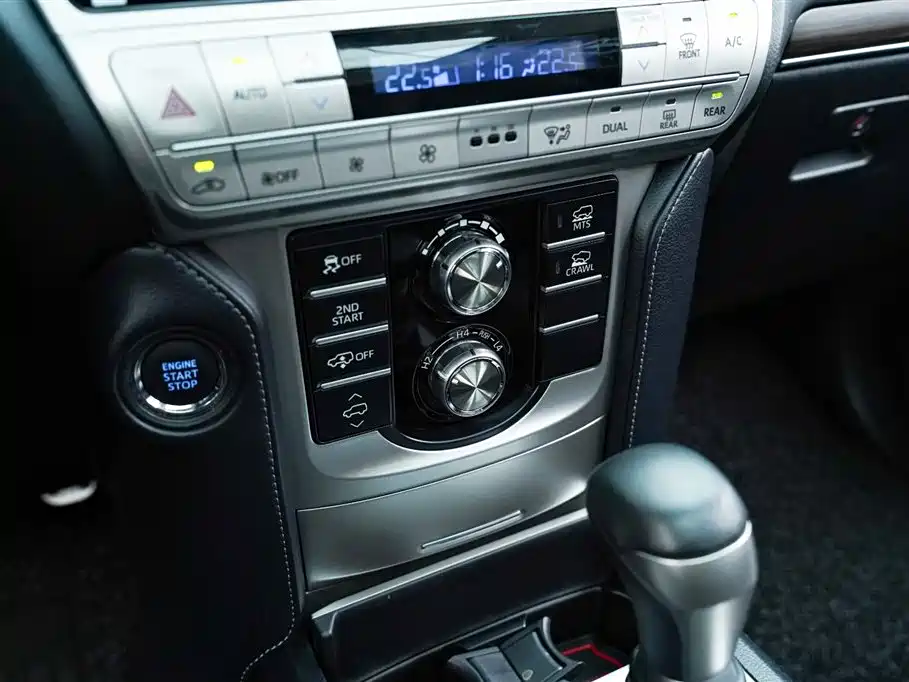 Prado 2018 3.5L automatic VX NAVI rear mounted spare tire купить на сайте DeffCars