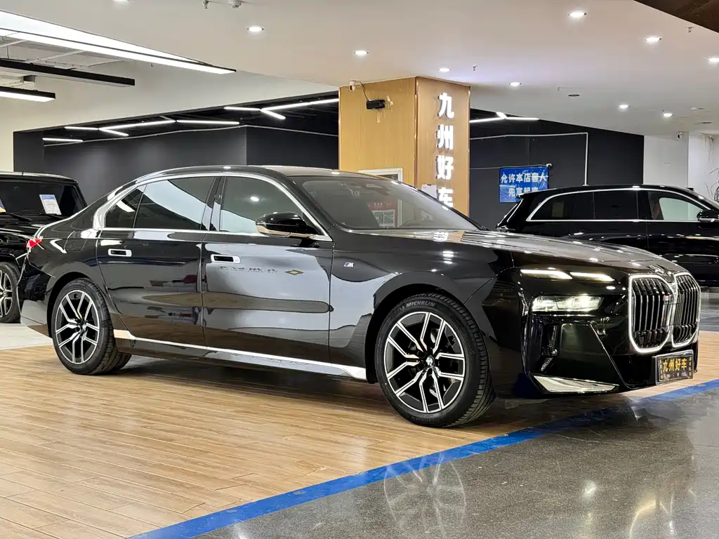 BMW 7 Series 2023 735Li M Sports Package купить на сайте DeffCars