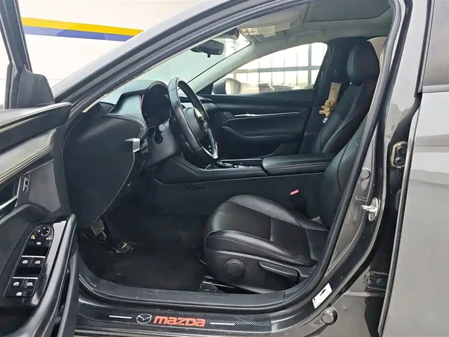 Mazda3 Angkesela 2020 2.0L Automatic Premium Edition купить на сайте DeffCars