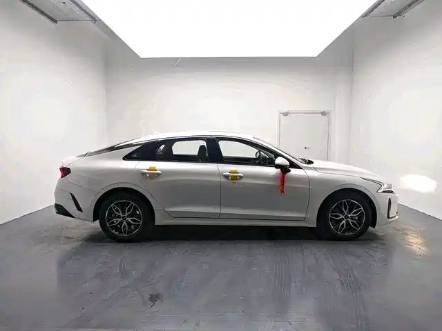 Kia K5 2025 1.5T Deluxe Edition купить на сайте DeffCars