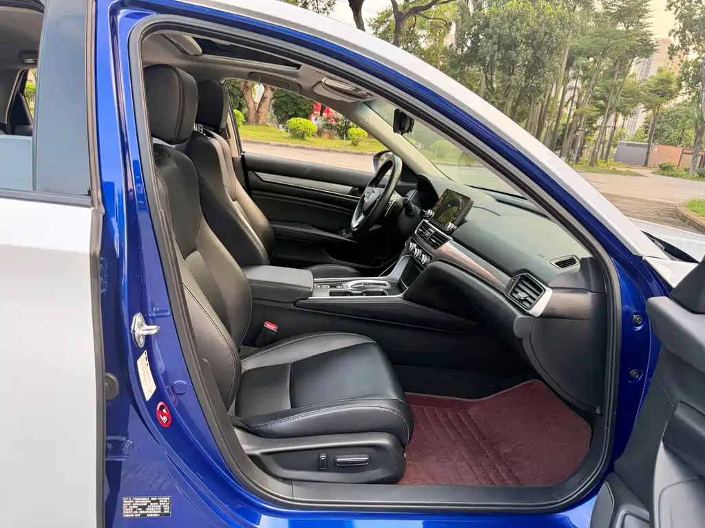 Accord 2018 Sharp·Hybrid 2.0L Sharp Collar Edition National V купить на сайте DeffCars