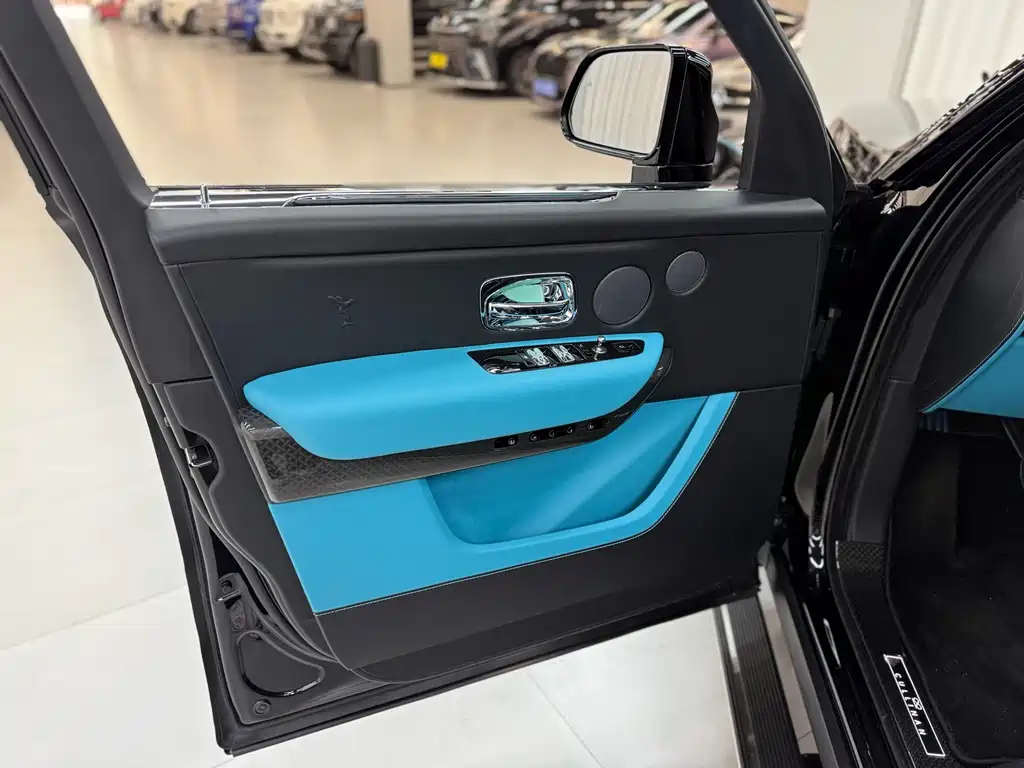 Cullinan 2020 Black Badge купить на сайте DeffCars